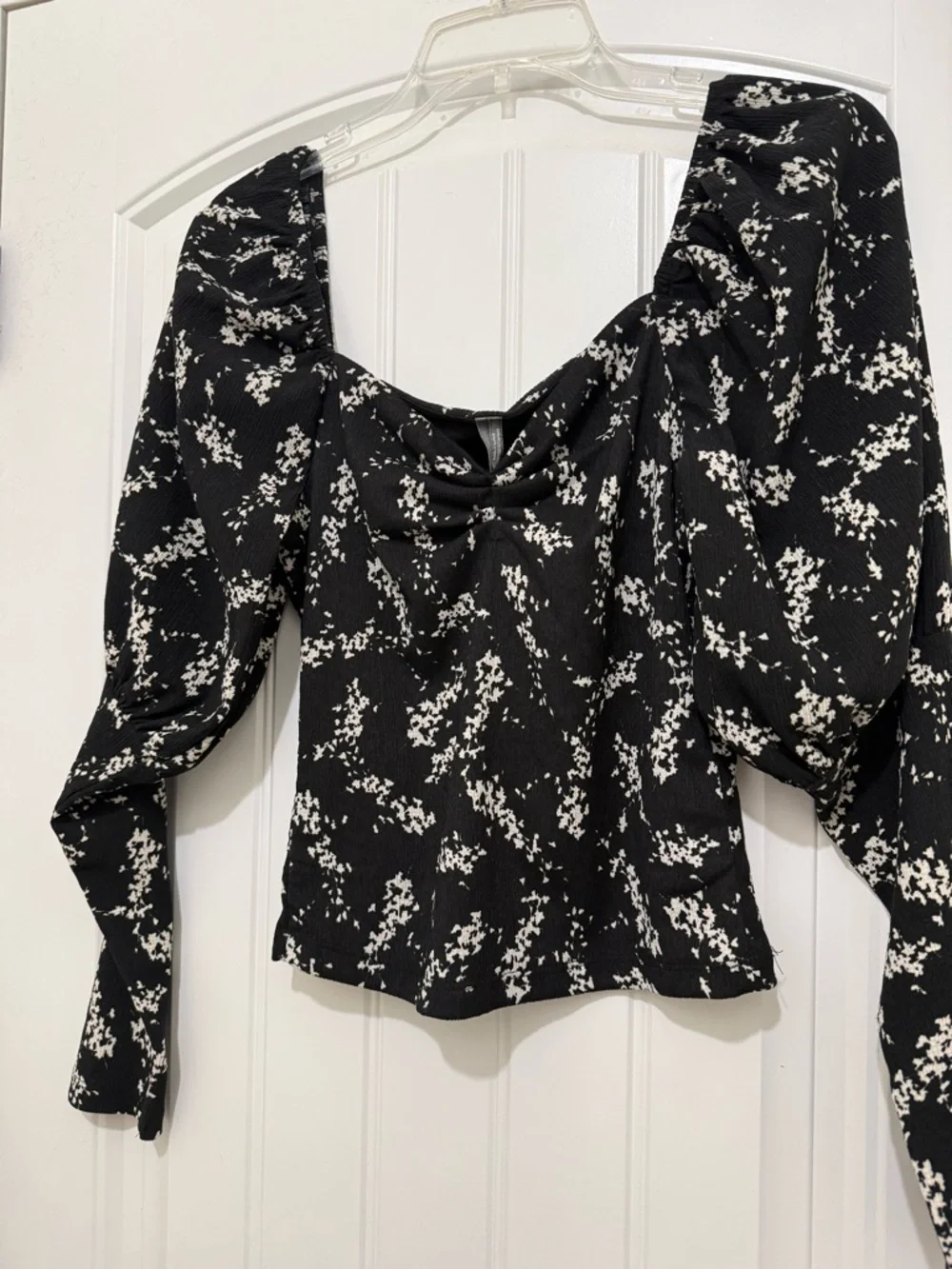 Anthropologie Black White Floral Textured Puff Sleeve Blouse - Womens XS